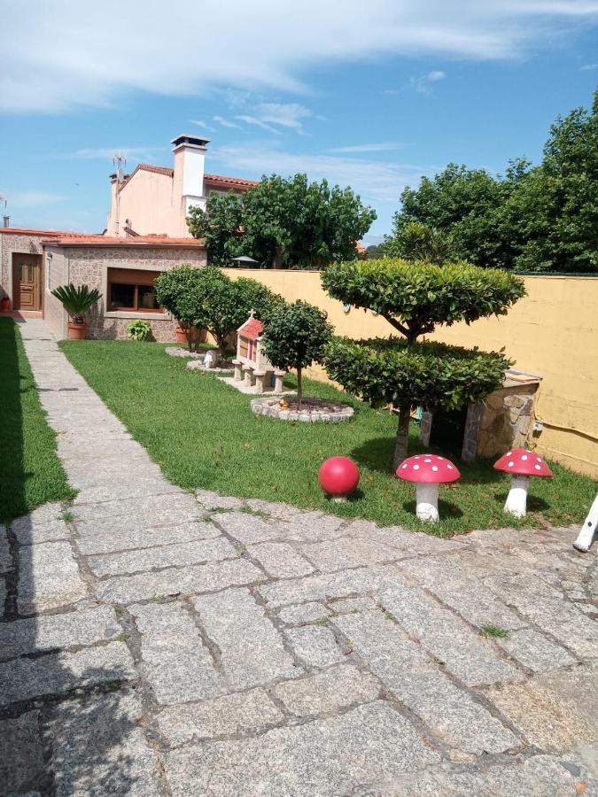 Casa Con Jardin En Primera Linea De Playa O Grove Exterior photo